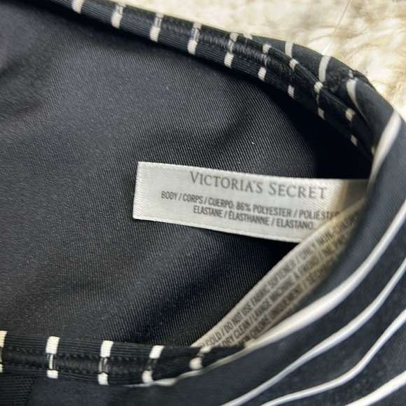 Women’s Victorias Secret Sports Bra Size Large - Picture 3 of 4